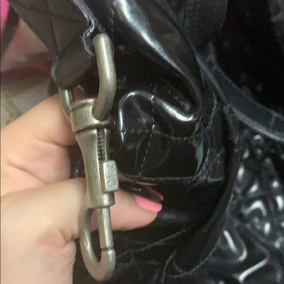 Large quilted Christian Dior patent bag - Picture 2 of 3